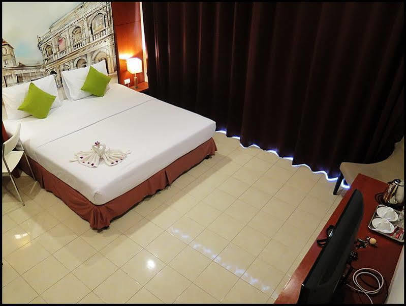 Sugar Ohana Poshtel Kata Beach  Buitenkant foto
